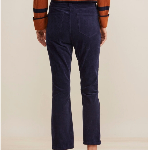 Vineyard Vines Mid-Rise Kick Flare Cords | Size 26 - Picture 3 of 9